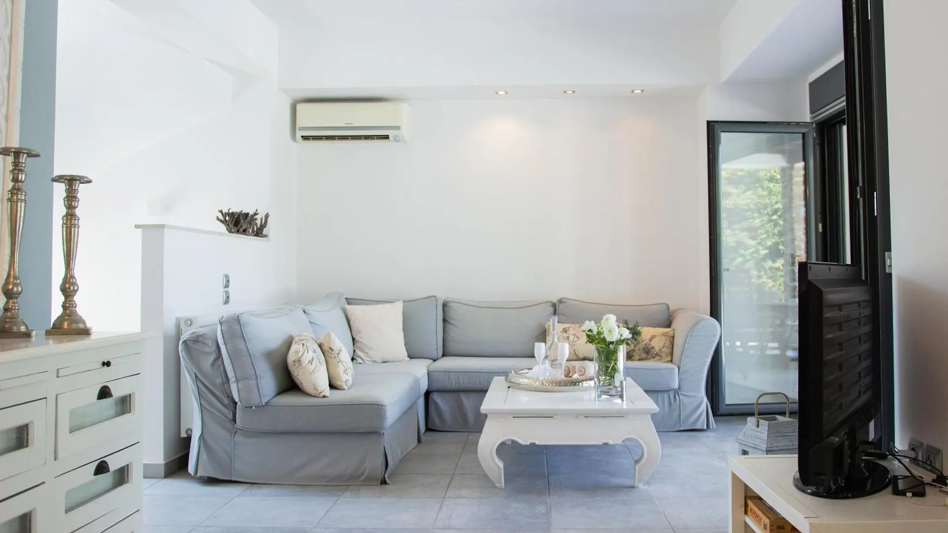 Serenity Villa In Sani 撒尼海滩